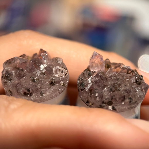 Oracle Rough Faced Amethyst Plugs in 19mm - Picture 6 of 10